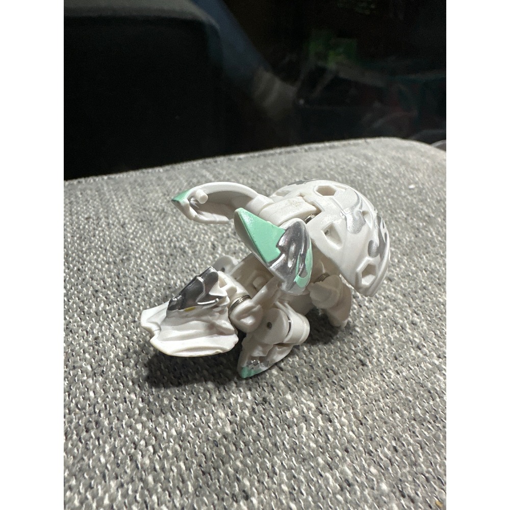 Bakugan Battle Brawlers Figure *Pre-Owned/No Package* BT4